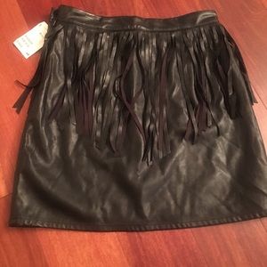 H & M pleader/Fringe skirt sz6 ( fits like a 2-4)